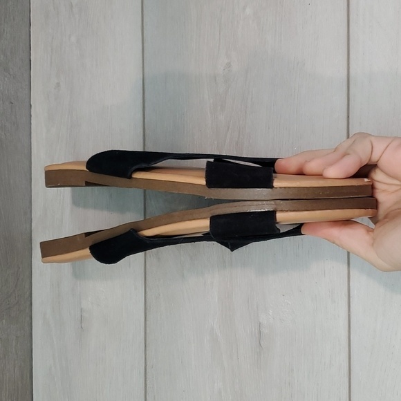 Torrid Women Comfort Suede Straps Sandals Flats Flip flop shoes sz 11W Wide - Picture 6 of 9